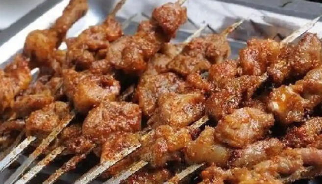 烟火倾城：锦州烧烤里的百味人生